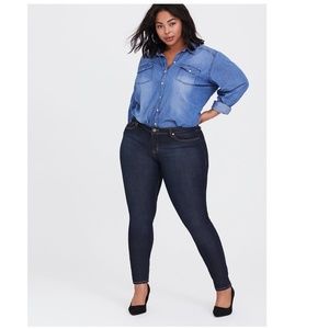 TORRID Denim Curvy Skinny Jeans Size 22S